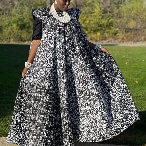 Handmade Complete Outfit With jewelry - Picture 2 of 6